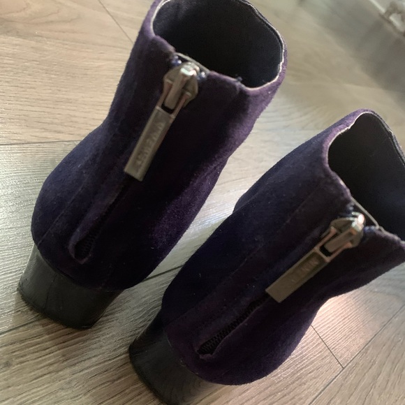 Navy blue suede/leather booties. Nine West. - Picture 3 of 4